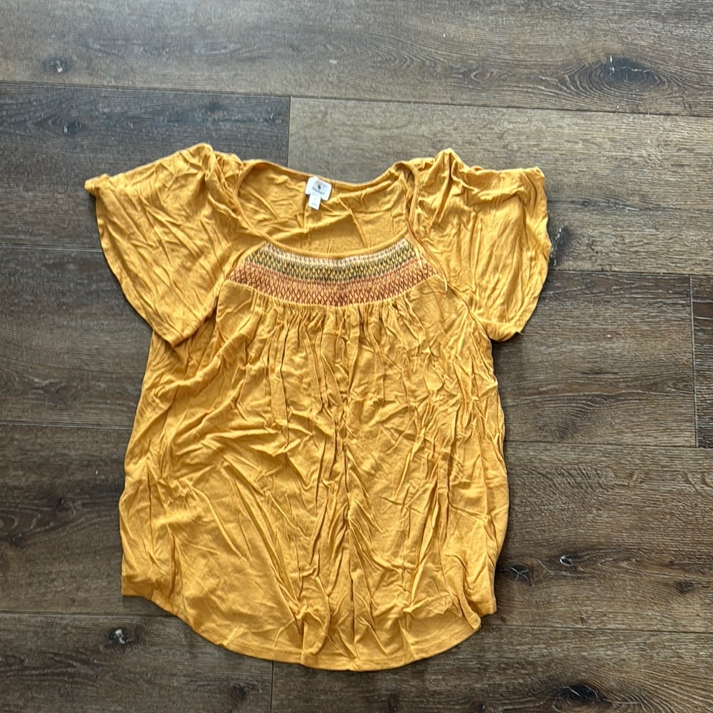 Dressbarn top‎ medium